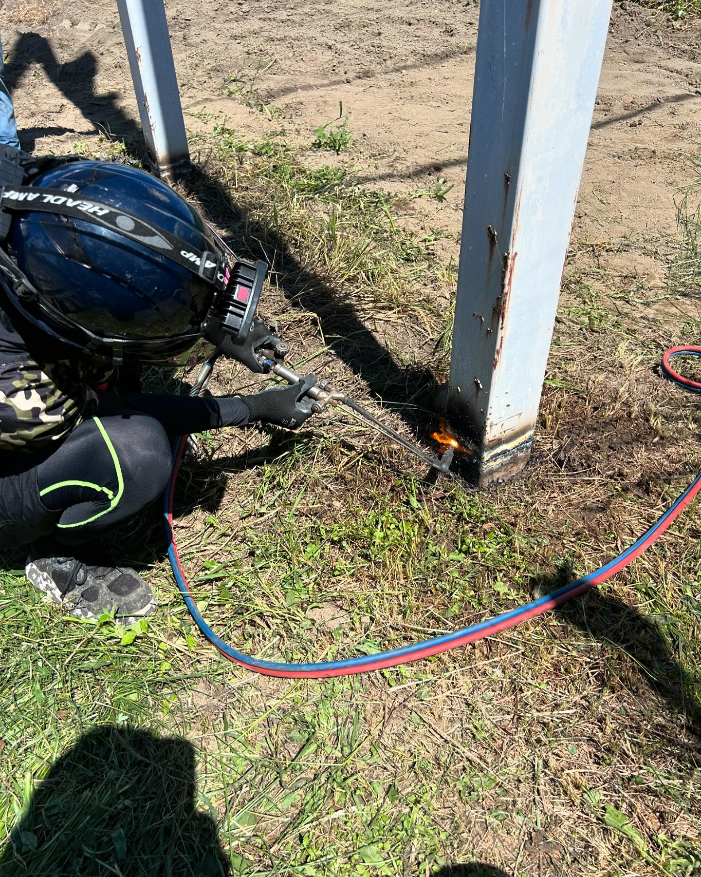 浜松市で古くなった大型看板の撤去作業を行いました！🚧👷‍♂️...