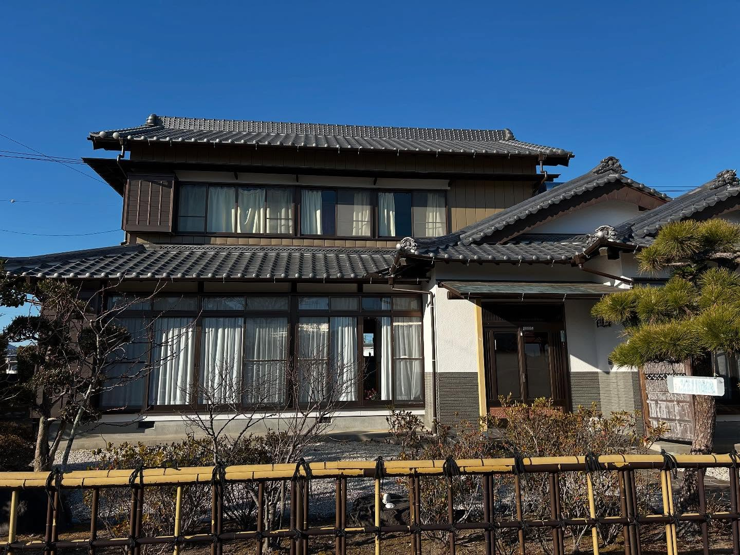 🎨✨ 純和風住宅の塗装工事を無事に完了しました！