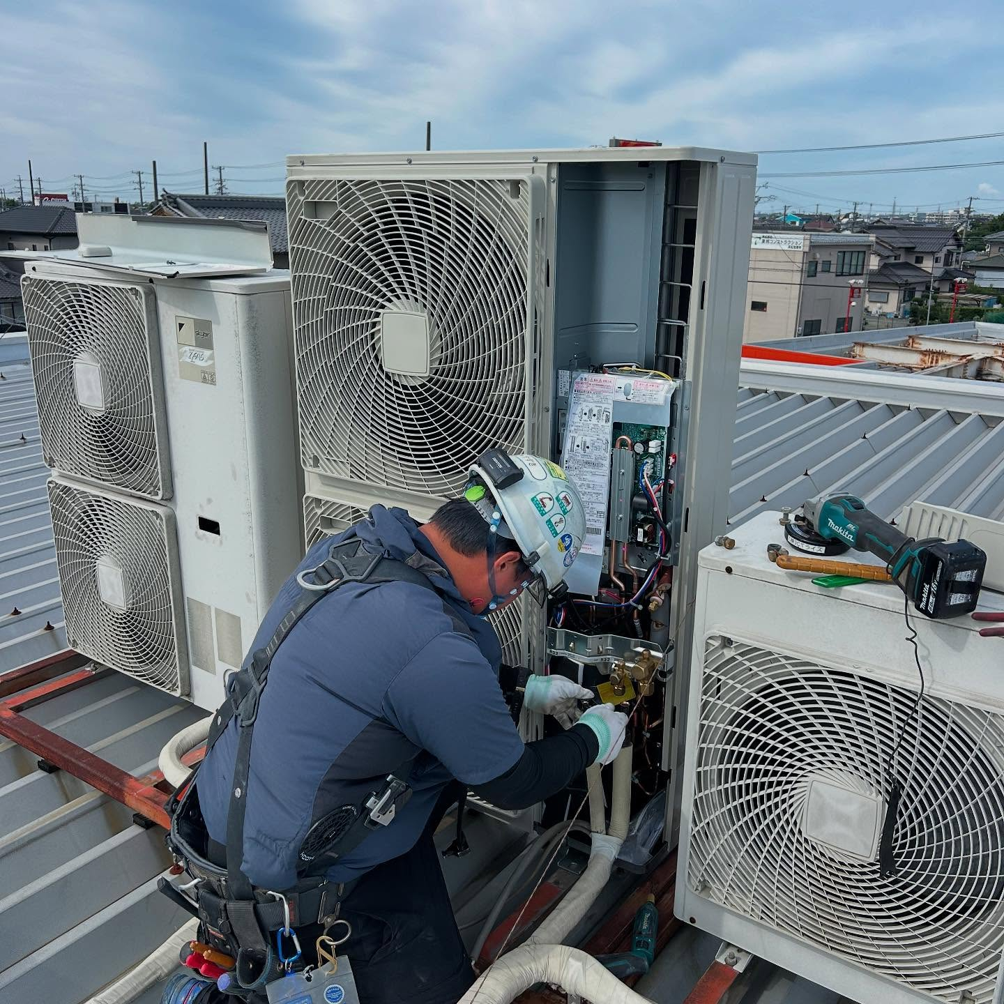 当社がお世話になっているG.S様での空調設備更新工事を行いま...