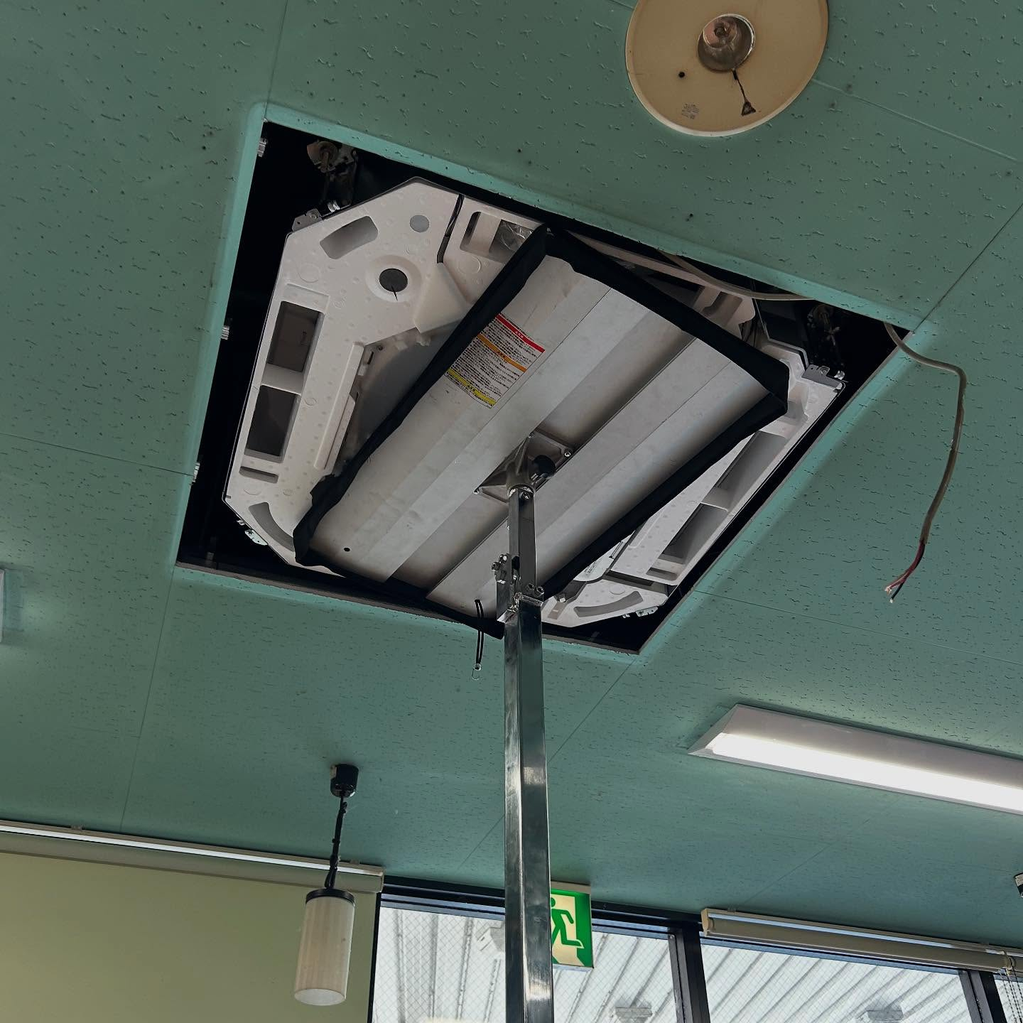 当社がお世話になっているG.S様での空調設備更新工事を行いま...