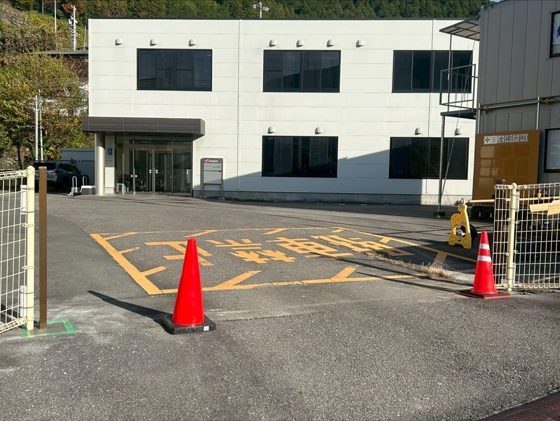 🚧某発電所の門扉交換工事が無事に完了しました！🔨✨