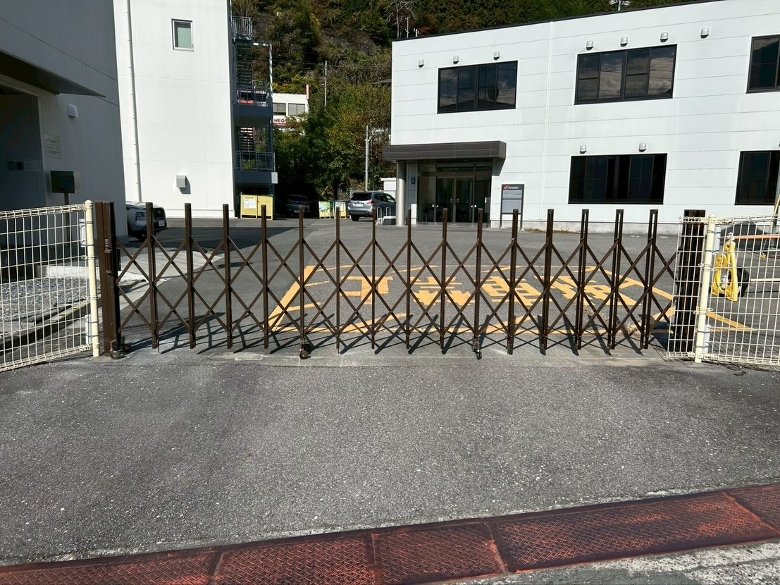 🚧某発電所の門扉交換工事が無事に完了しました！🔨✨