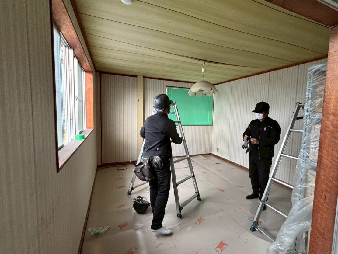 本日は法人様従業員休憩室の天井リフォーム工事です🎉